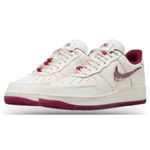 Elevate your style with the Nike Air Force 1 '07 LV8 in white/maroon. Perfect for Valentine's Day 2024, these luxurious sneakers are a must-have from Dubai
