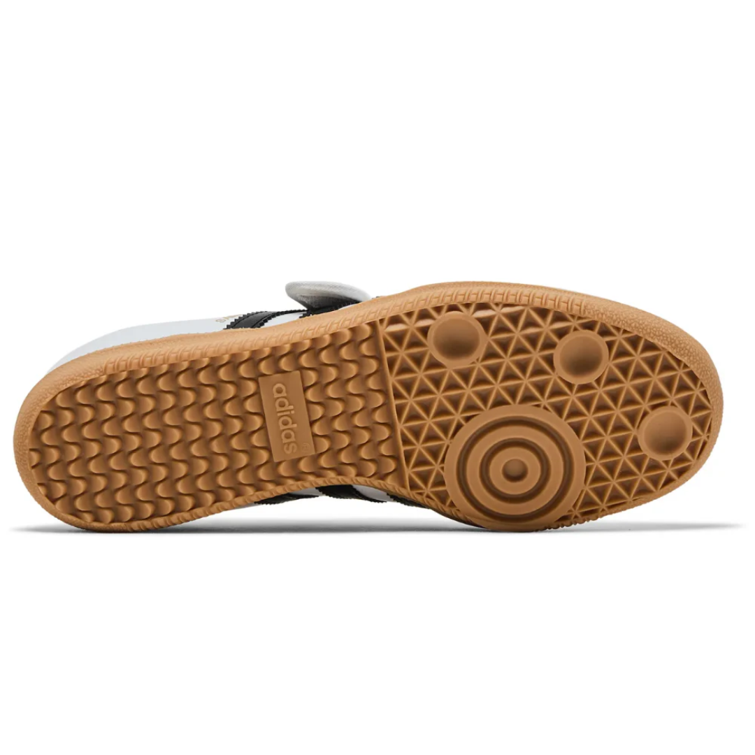 Adidas Samba Jane 'White Black Gum' 5 Close-up of Adidas Samba Jane ‘White Black Gum’ materials
