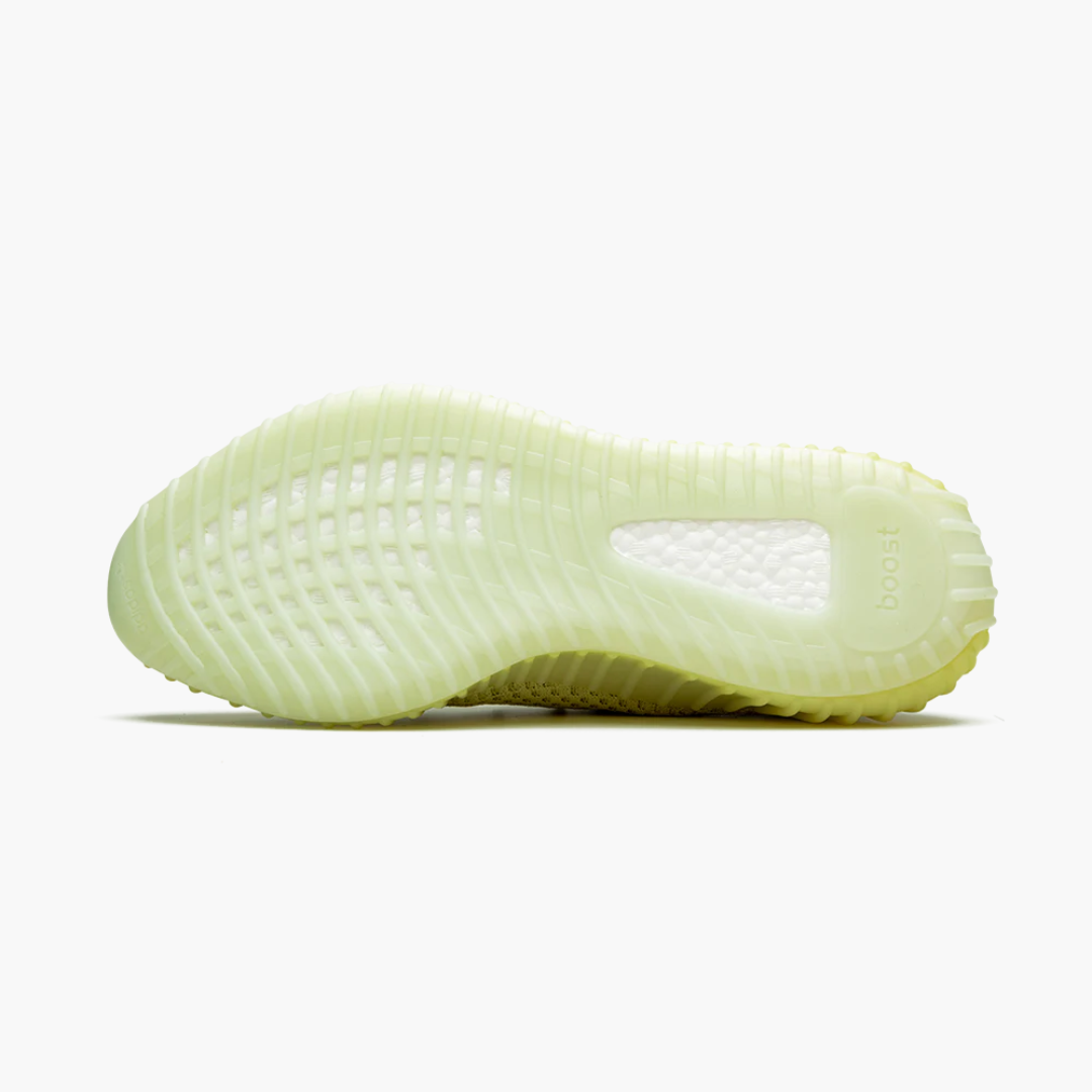 Yeezy Boost 350 V2 “Marsh” 5 Yeezy Boost 350 V2 Marsh texture macro