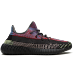 Yeezy Boost 350 V2 Yecheil close-up detail