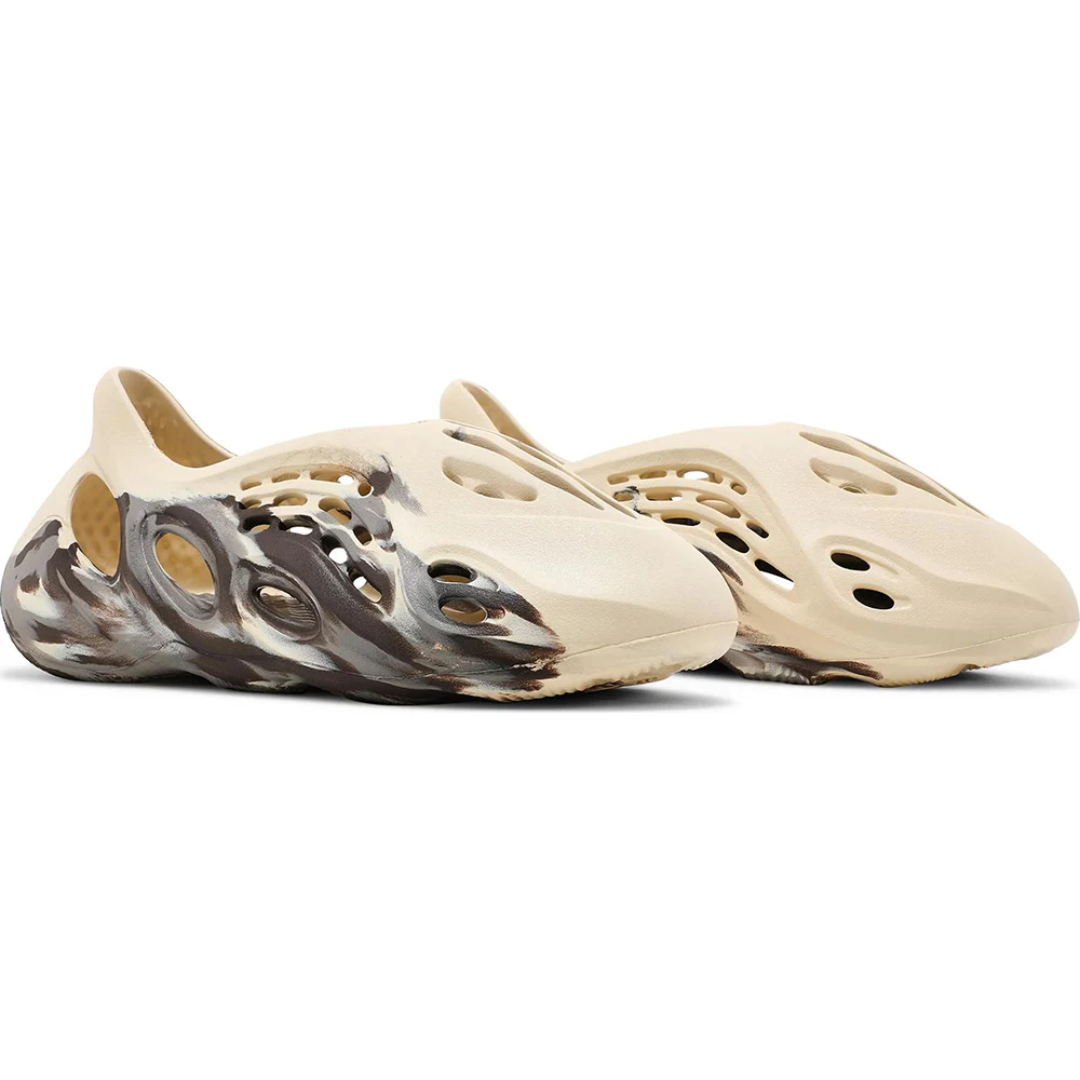 Yeezy Foam Runner 'MX Cream Clay' 3 Yeezy Foam Runner MX Cream Clay close-up Dubai